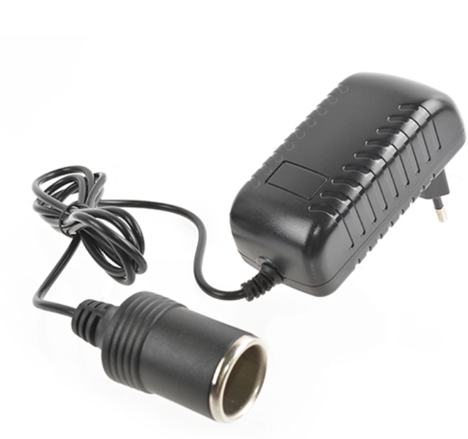 ROBITON DC102 4000мА с гнездом автоприкуривателя BL1