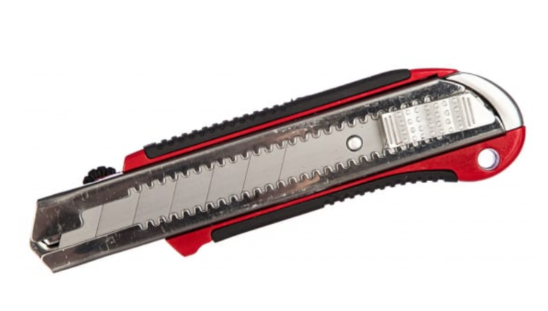 Нож 25 мм, выдвижное лезвие, усиленная метал. направляющая, метал. обрезин. ручка MATRIX MASTER